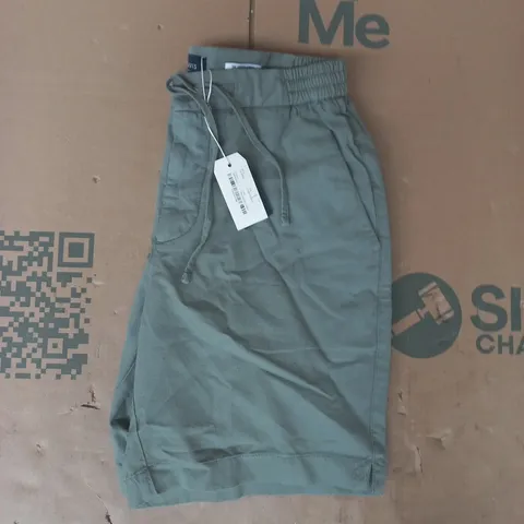 MR MARVIS THE SHORT LINENS SHORTS IN DEFENDERS GREEN SIZE 32 MEDIUM