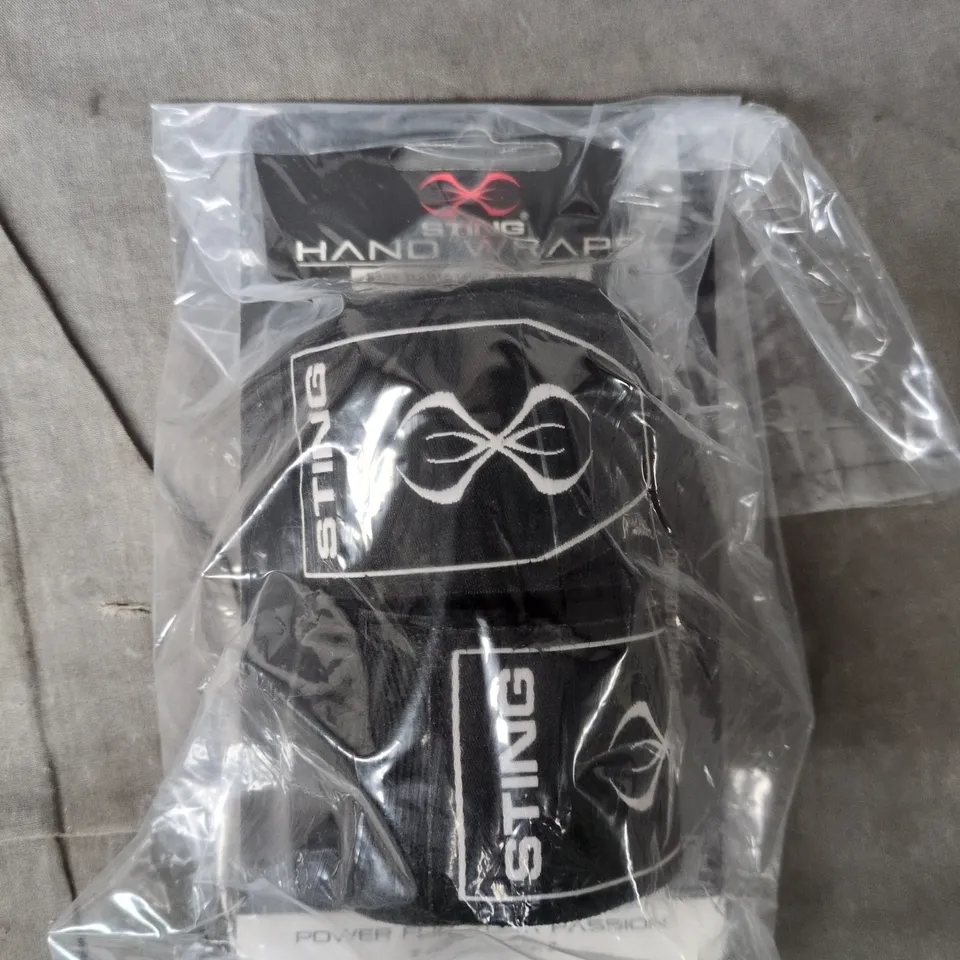 STING ELASTICISED HAND WRAPS IN BLACK
