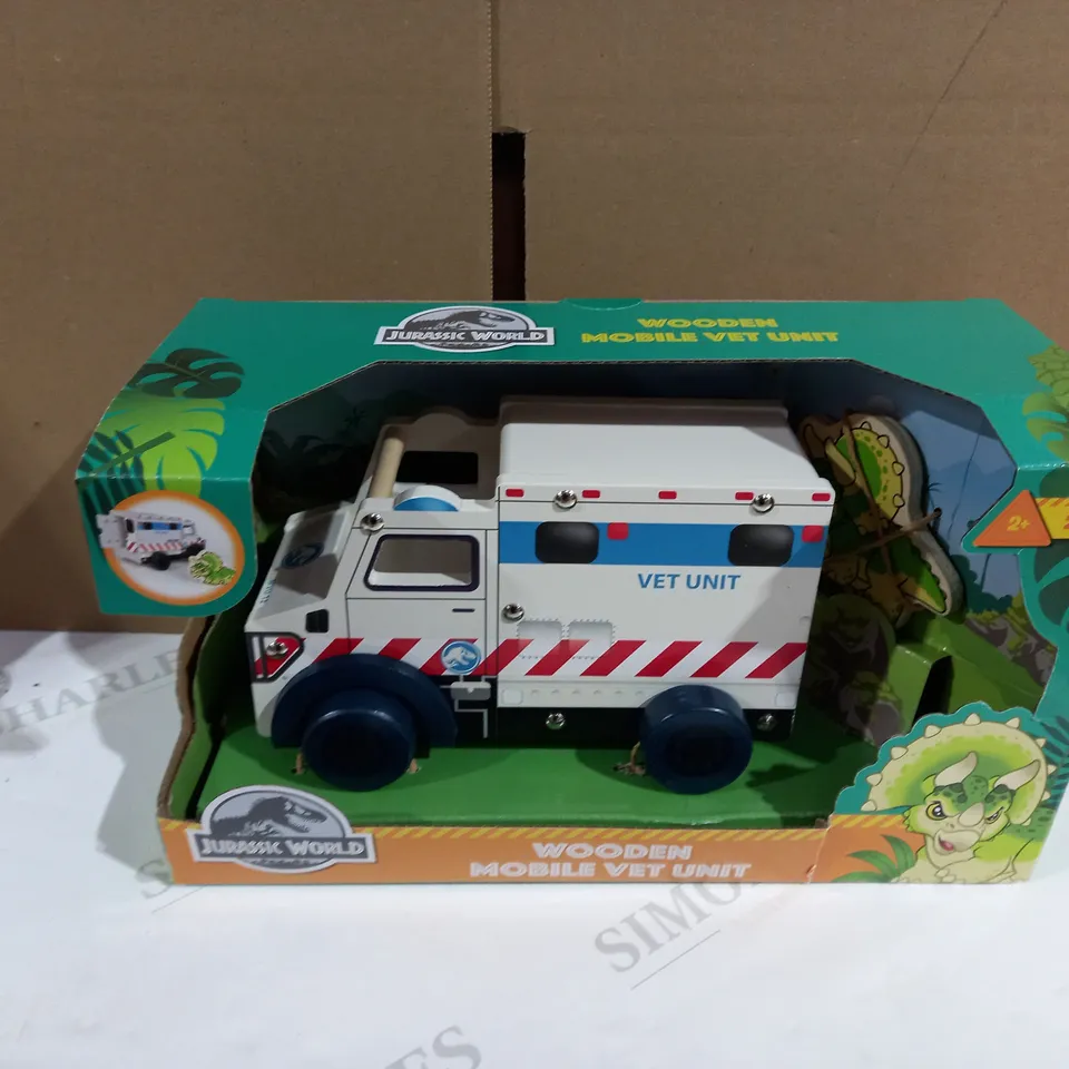 JURASSIC WORLD VEHICLE MOBILE VET RRP £11.99