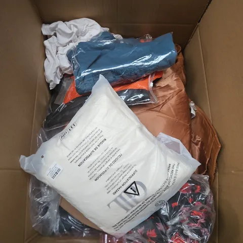 LARGE BOX OF APPROXIMATELY 25 ASSORTED CLOTHING ITEMS IN VARIOUS COLOURS, STYLES AND SIZES - COLLECTION ONLY