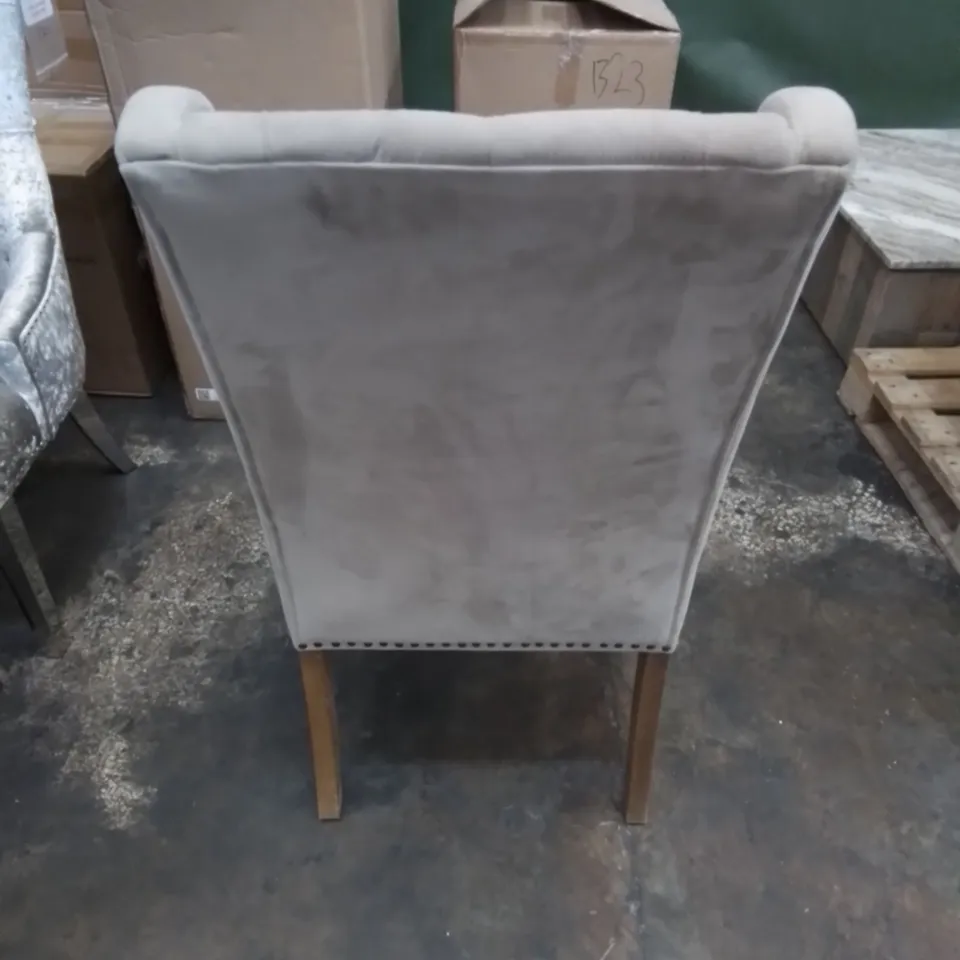 UPHOLSTERED BUTTON BACK FIRM STURDY DINING CHAIR IN BIEGE 