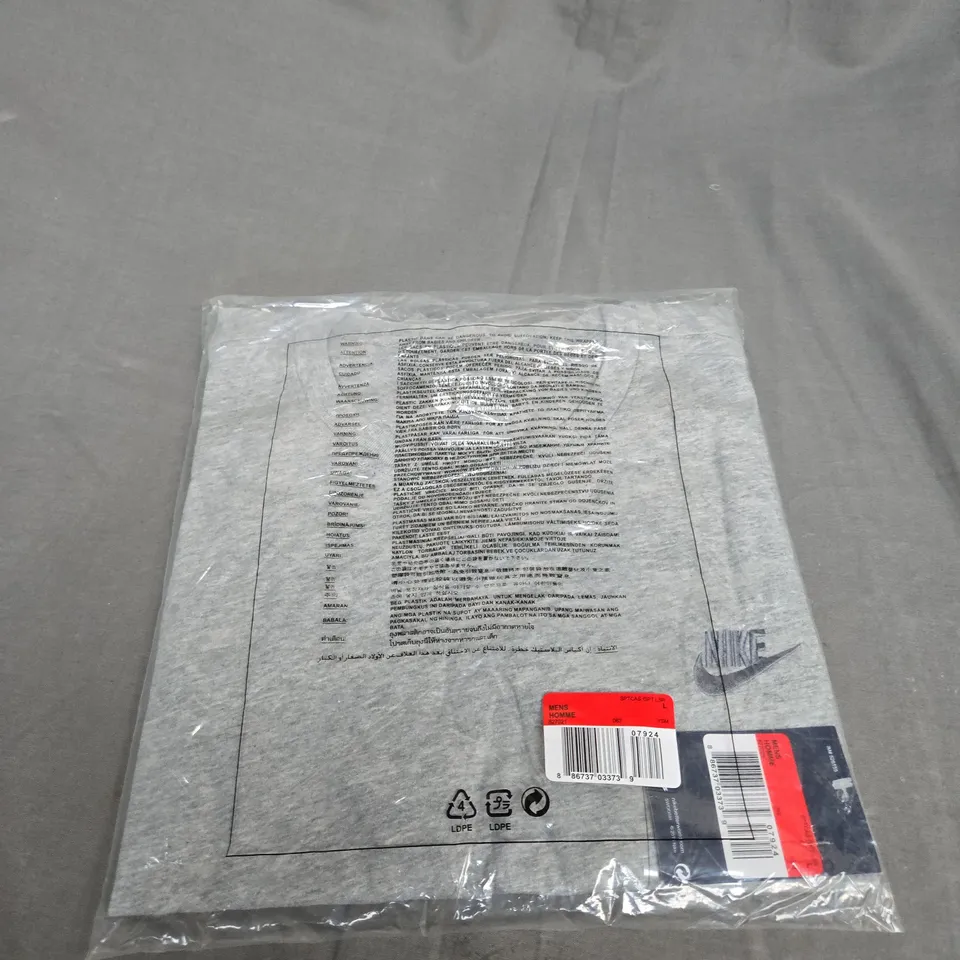 BAGGED NIKE LOGO CASUAL T-SHIRT SIZE L