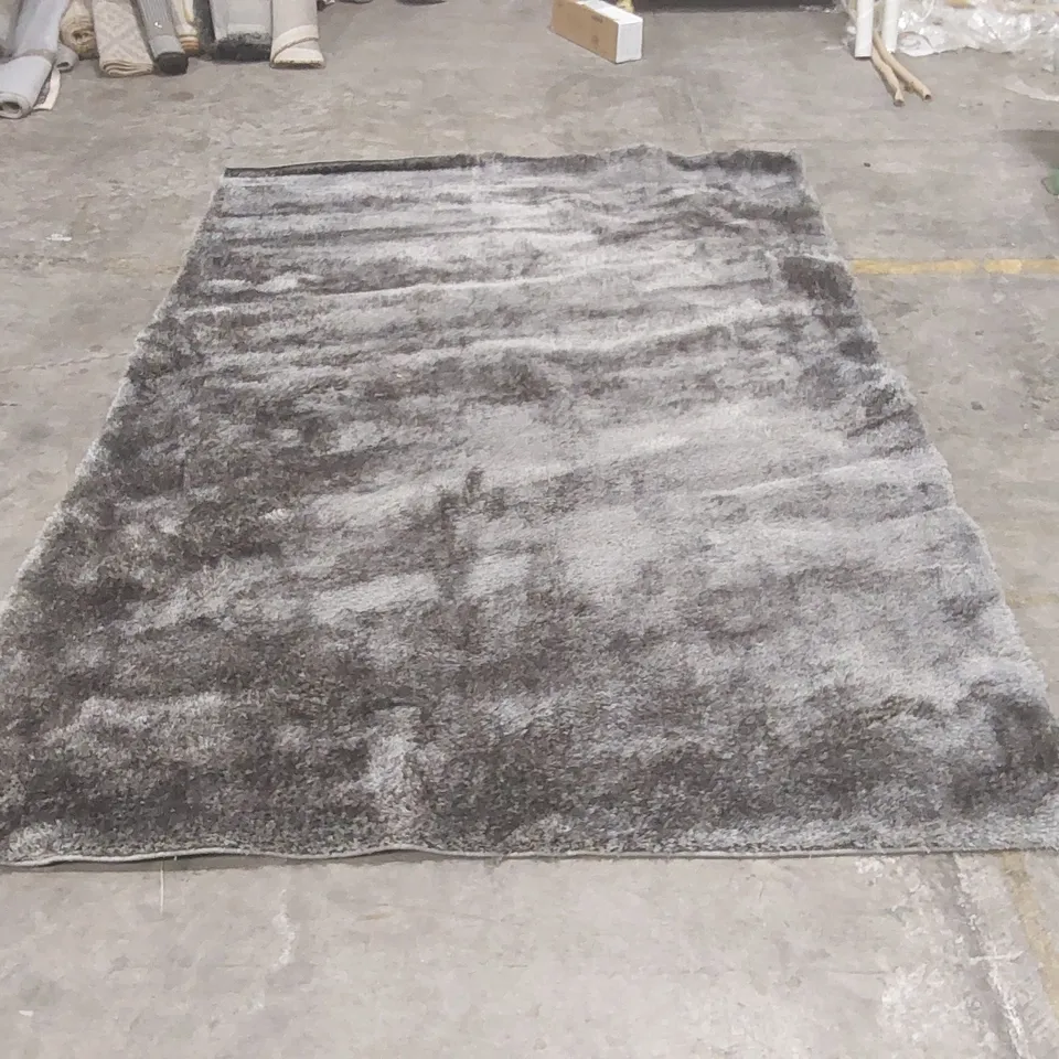 QUALITY DESIGNER RUG - APPROXIMATELY 285 x 198cm