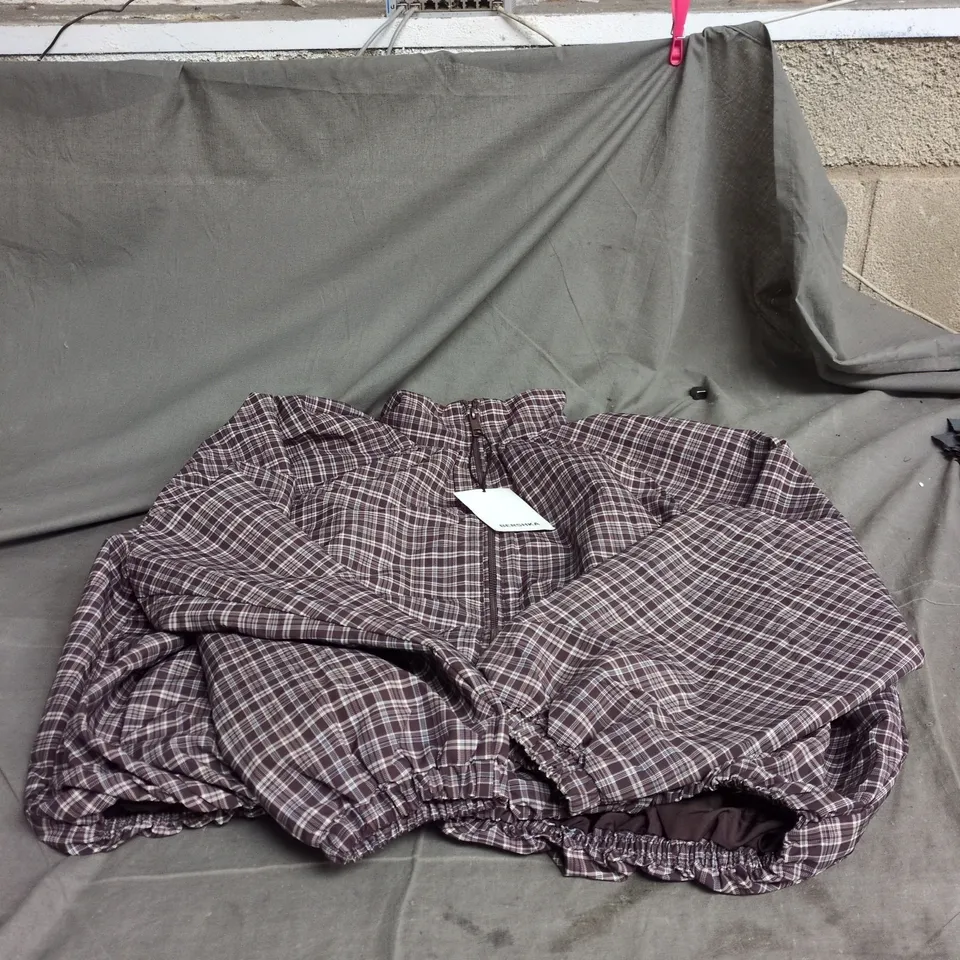 BERSHKA BROWN CHECK MEDIUM/LARGE ZIP UP JACKET WITH TAGS