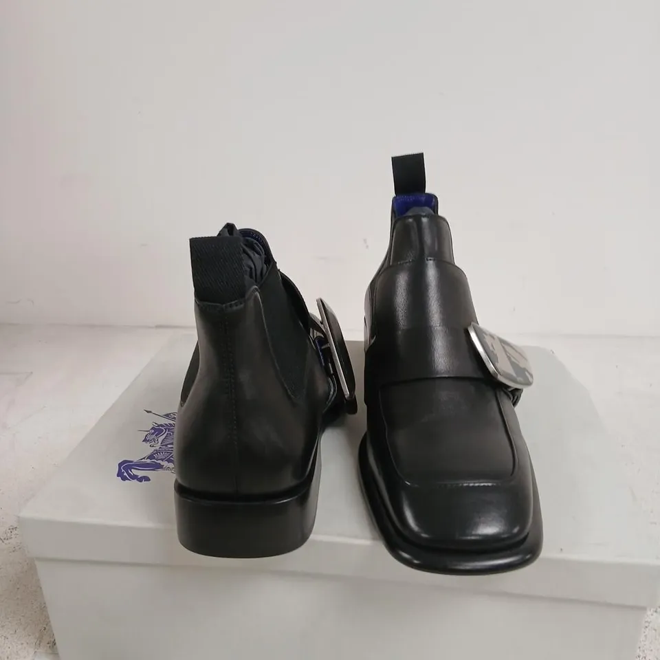 BURBERRY LEATHER CHELSEA BOOTS, BLACK, UK 8 (EU 42)