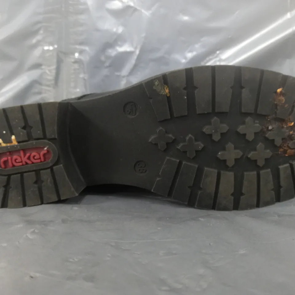 BOXED PAIR OF RIEKER PANEL BOOTS IN BLACK SIZE 5