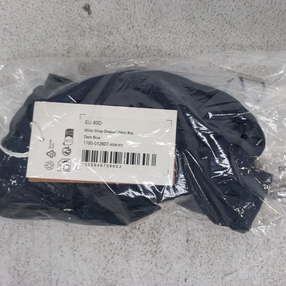 BAGGED NA-KD WIDE STRAP DRAPED BIKINI BRA IN NAVY SIZE EU 80D