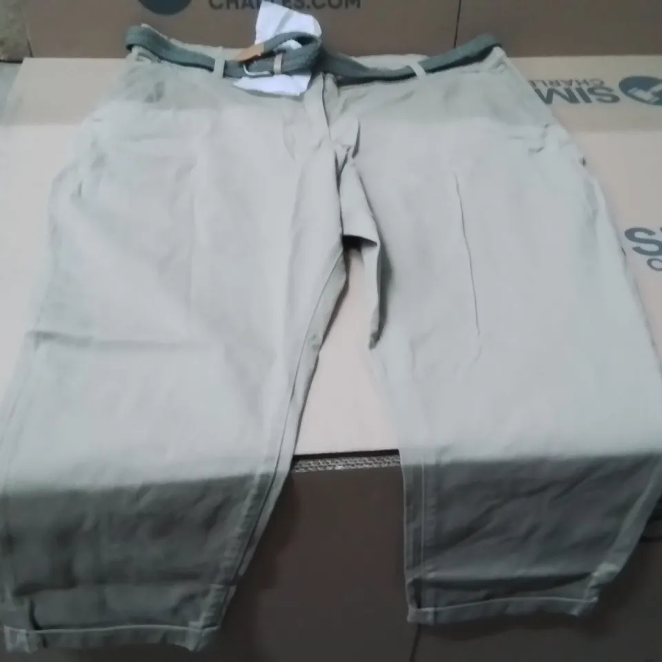 BOXED BRAND NEW APPROXIMATELY 18 JULIPA CHINO TROUSERS STONE SIZE 22