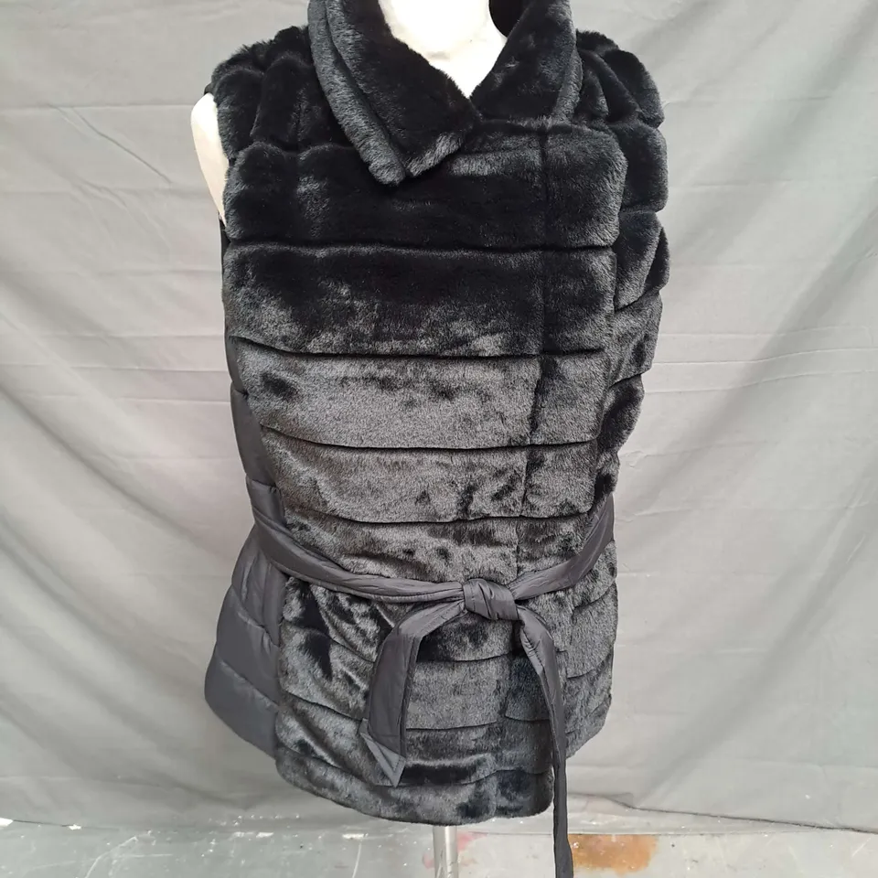 CRYSTAL KOBE FUR COMBO PUFF GILET IN BLACK SIZE M