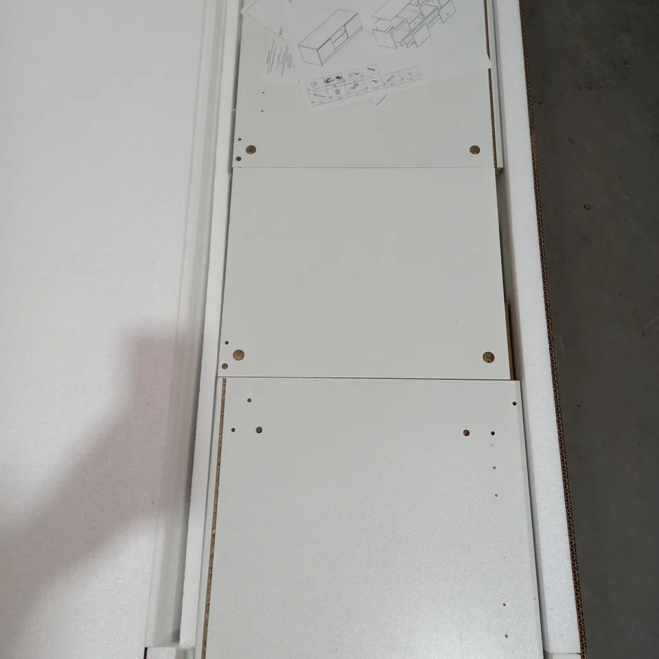 DONGSHUO FURNITURE CO TV STAND - WHITE
