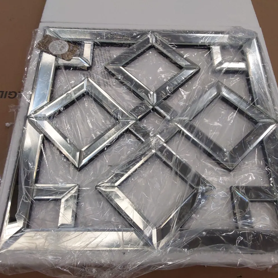 BOXED BEDROOM WALL DECOR, GEOMETRIC WALL HANGING DECORATION (1 BOX)