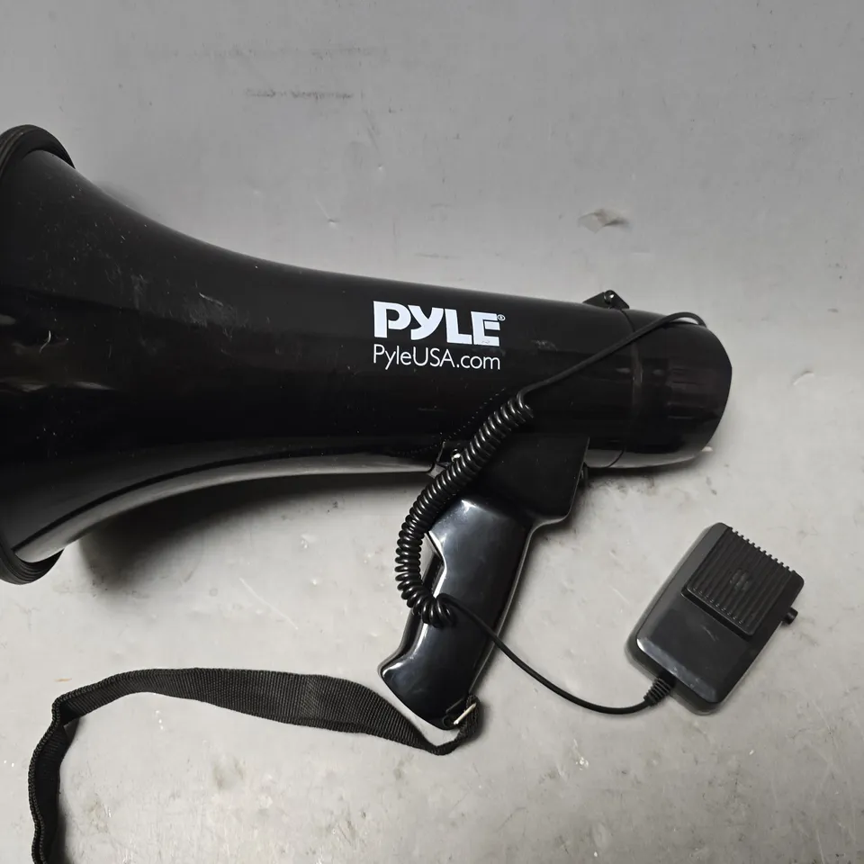 PYLE MEGAPHONE IN BLACK