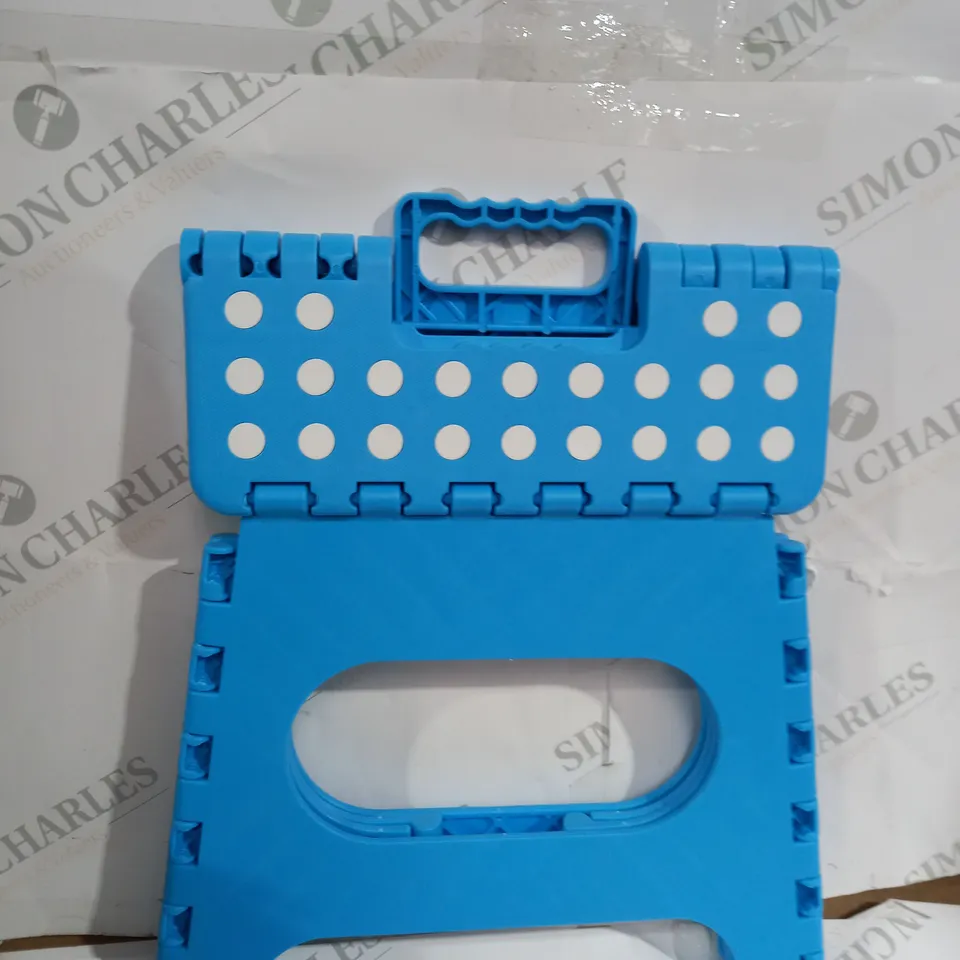KITCHEN STEPPING STOOL 