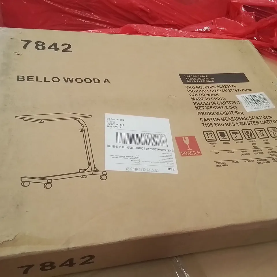 PALLET CONTAINING ASSORTED ITEMS INCLUDING: ELECTRIC FRYER, LED CEILING LIGHT, SIDE TABLE, LAPTOP TABLE ECT