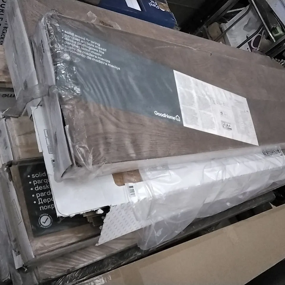 PALLET OF ASSORTED WOOD FLOORING PANELS 