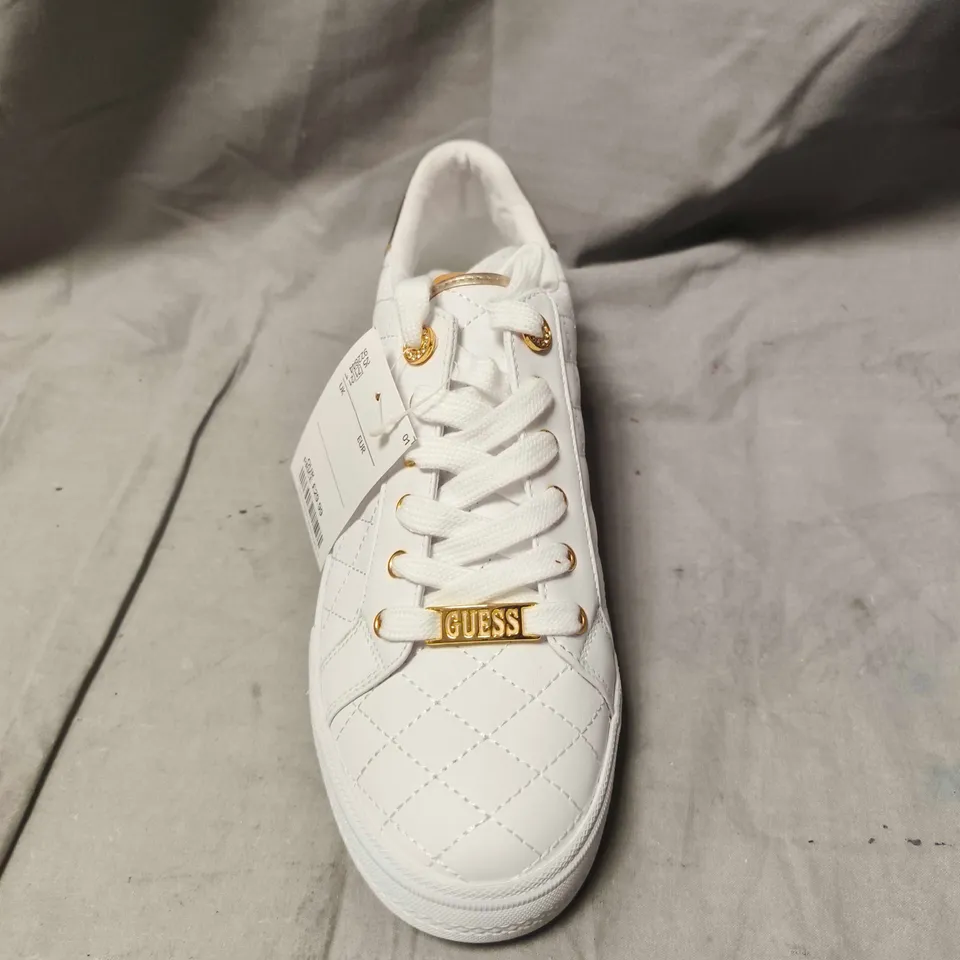 GUESS WHITE QUILTED SNEAKERS WITH GOLD ACCENTS – UK SIZE 7.5