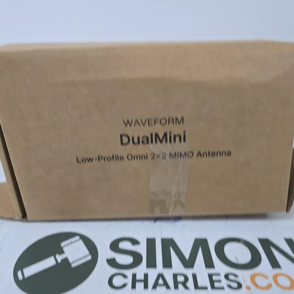 DUALMINI LOW PROFILE OMNI 2X2 MIMO ANTENNA