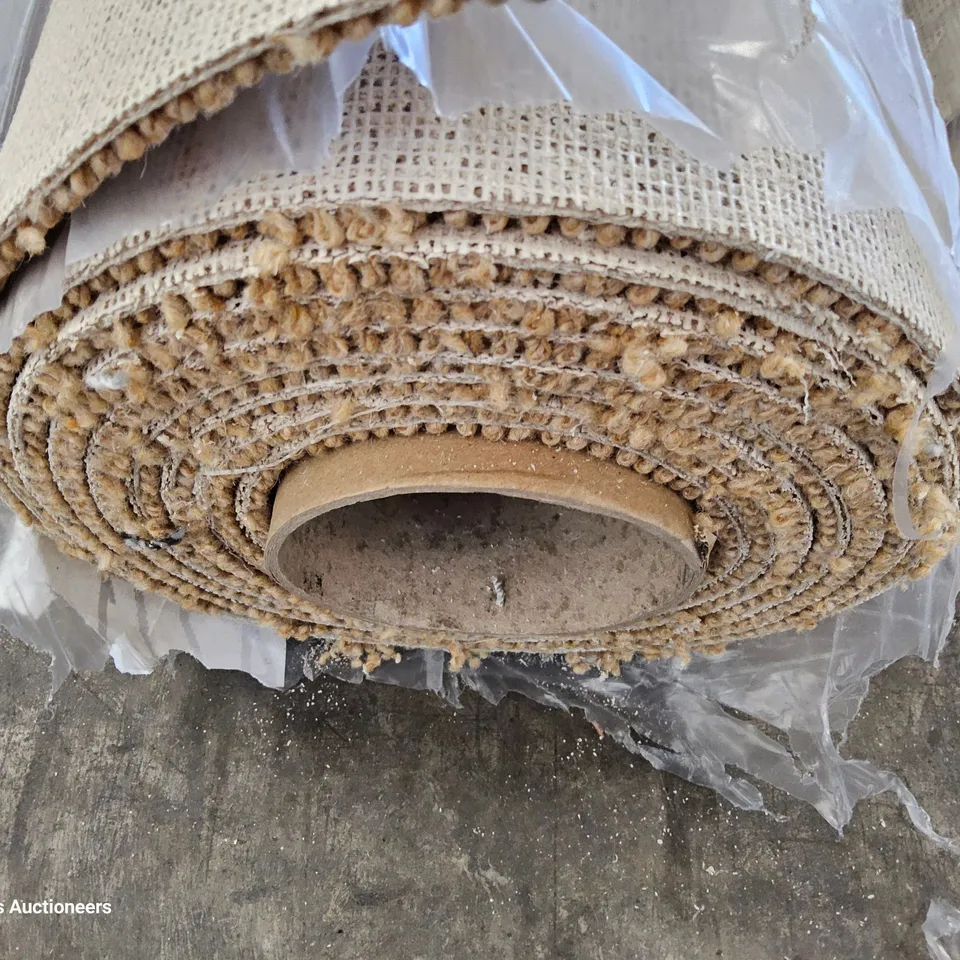 ROLL OF QUALITY SISAL WEAVE STYLE WILD GINGER CARPET APPROXIMATELY 4M × 5.35M