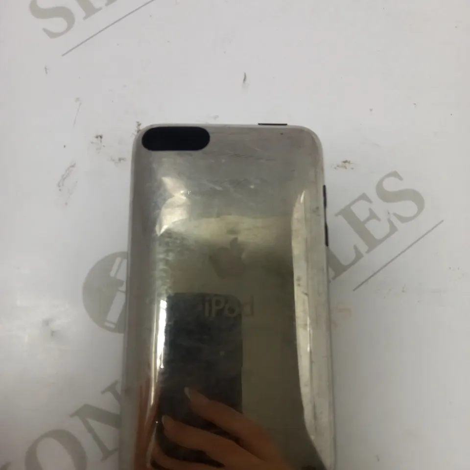 APPLE IPOD 2ND GEN