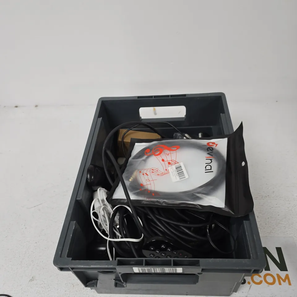 TOTE OF APPROXIMATELY 12 ASSORTED ITEMS TO INCLUDE: DOJO PAYMENT TERMINAL 