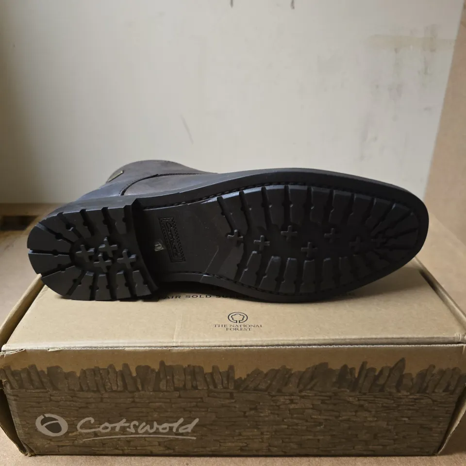 COTSWOLD BECKFORD BOOTS BROWN – UK 11