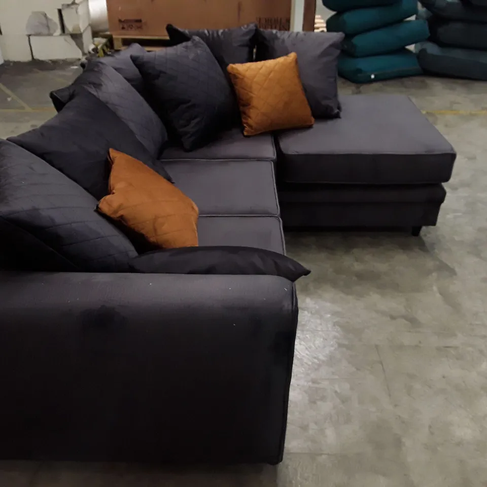 QUALITY DESIGNER CHICAGO VELVET CORNER SOFA CHAISE - DARK GREY VELVET