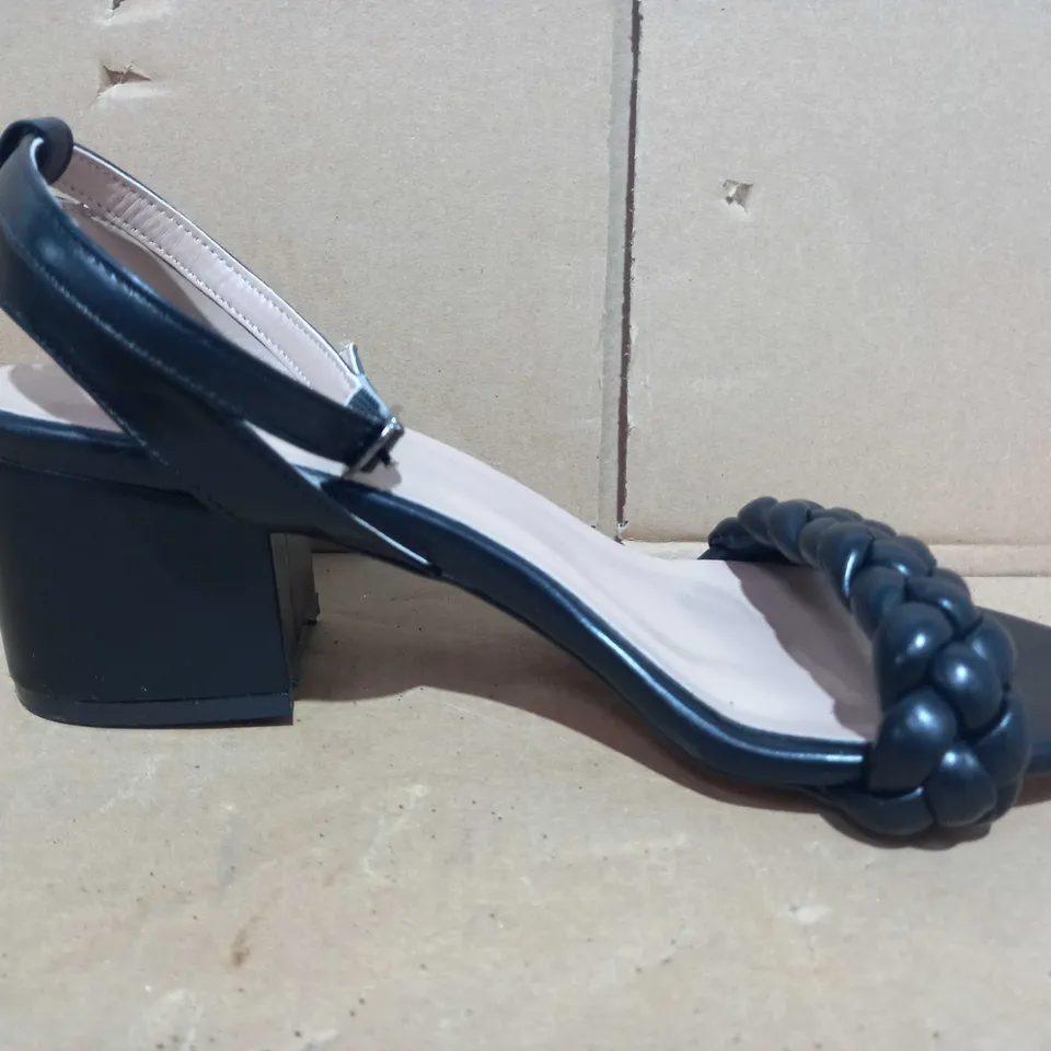 BOXED PAIR OF BOOHOO HEELS IN BLACK EU SIZE 38