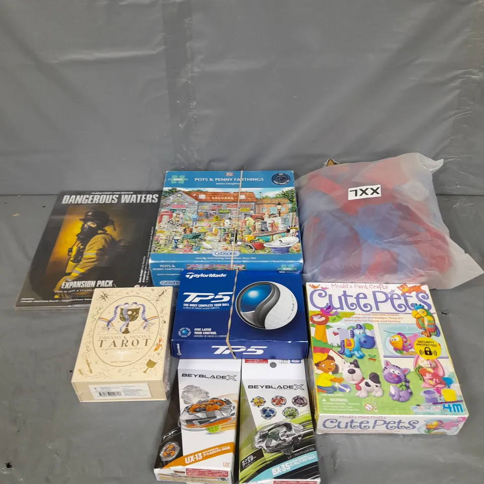 LARGE BOX OF APROXIMATELY 10 ASSORTED TOYS AND GAMES TO INCLUDE GOLF BALLS, JIGSAWS AND TAROT CARDS