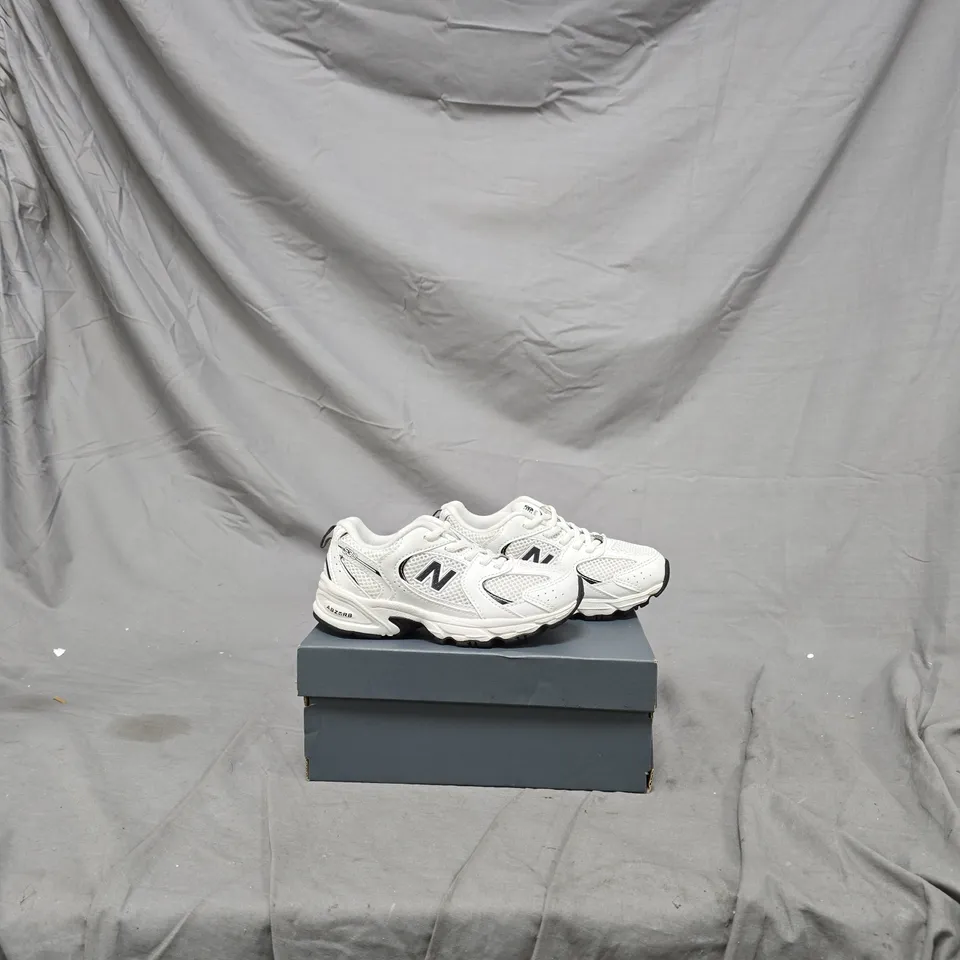 New Balance White Running Shoes – ABZORB cushioning CHILDRENS SIZE 11