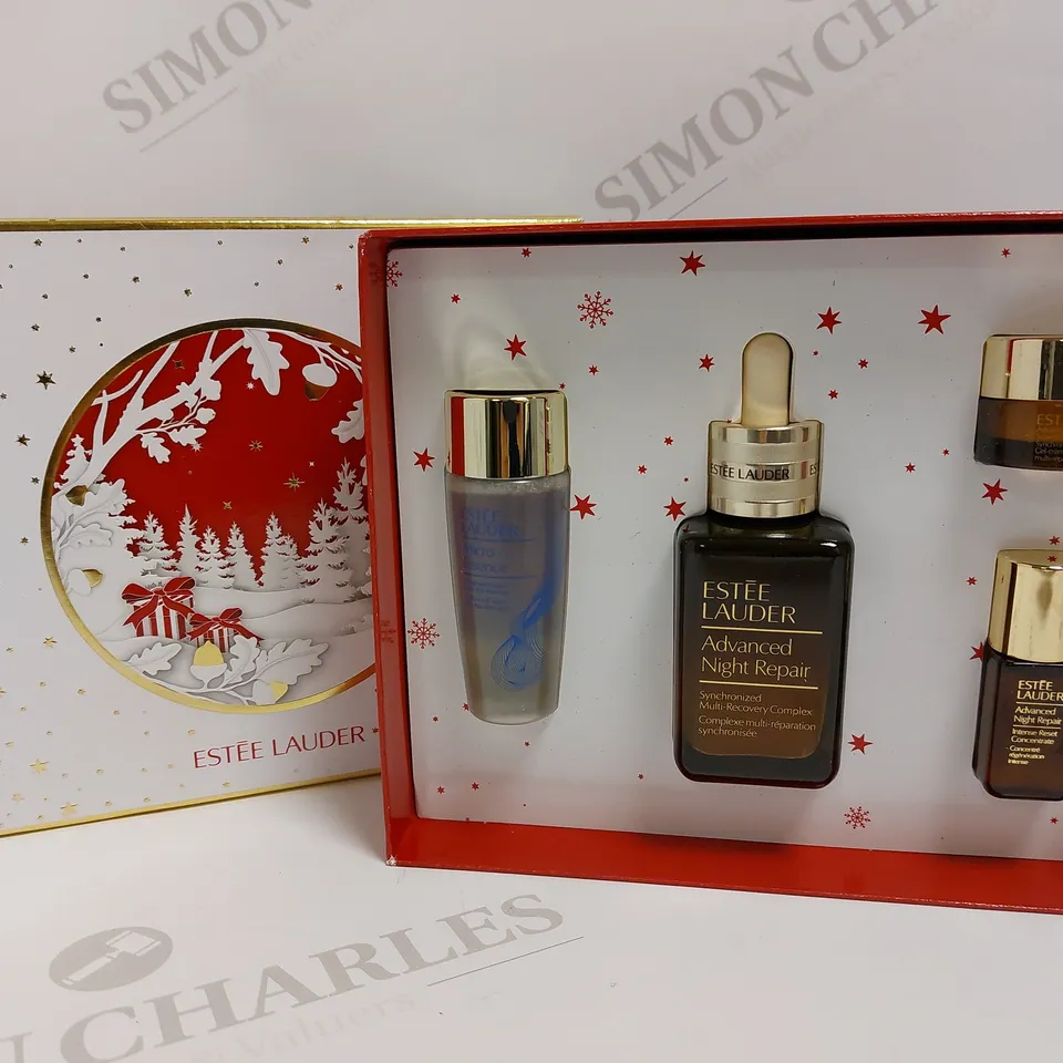 ESTEE LAUDER REPAIR + RENEW SKINCARE WONDERS GIFT SET