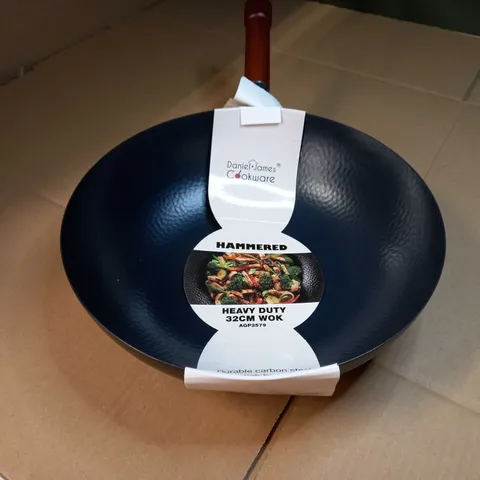 PACKAGED DANIEL JAMES HAMMERED HEAVY DUTY 32CM WOK