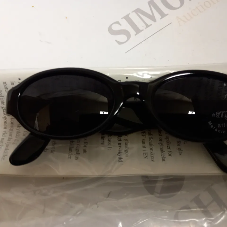 APPROXIMATELY 10 DIERRE STING SUNGLASSES - BOXED