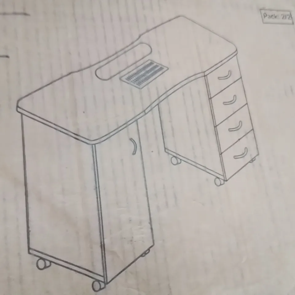 BOXED MANICURE TABLE