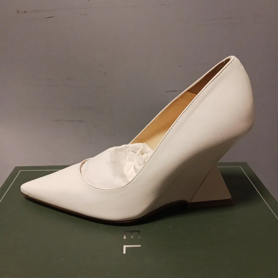 BOXED PAIR OF DANIEL GEO WEDGE COURT SHOES, WHITE - UK SIZE 5