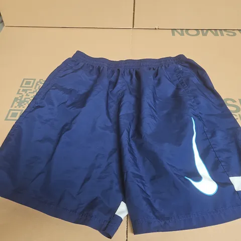 NIKE DRI-FIT SHORTS SIZE L
