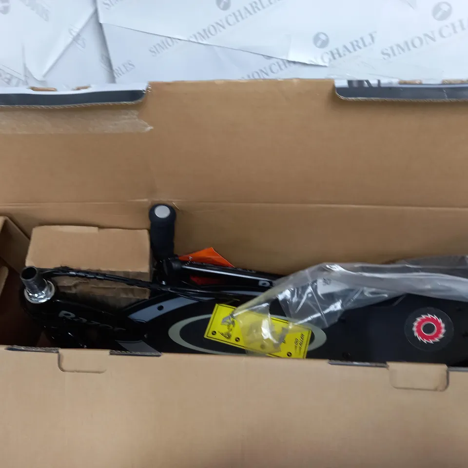 BOXED RAZOR POWERCORE E90 ELECTRIC SCOOTER IN BLACK - COLLECTION ONLY RRP £199.99