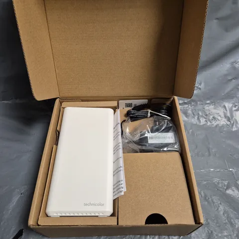 BOXED TECHNICOLOR OWA0131 WIFI 6 EXTENDER 