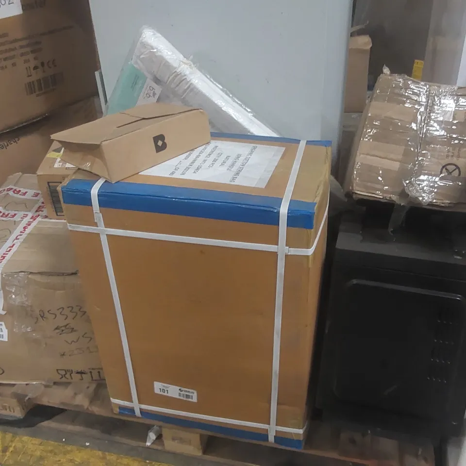 PALLET CONTAINING A LARGE QUANTITY OF ASSORTED ITEMS INCLUDING: FILING CABINET, ORGANIC COTTON STRING BAGS, BABY CHANGING MAT ECT