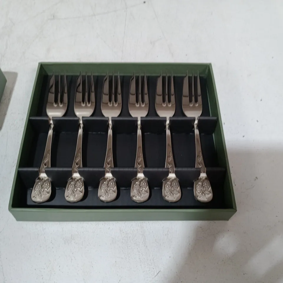 BOXED MORRIS & CO BY ARTHUR PRICE BLACKTORN PASTRY FORKS