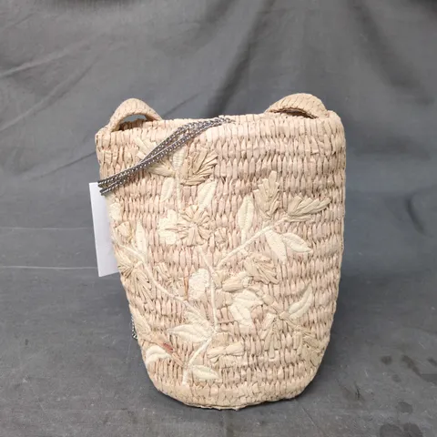 ZARA NATURAL STRAW HANDBAG WITH LEAF PATTERN AND SILVER CHAIN STRAP – SIZE M
