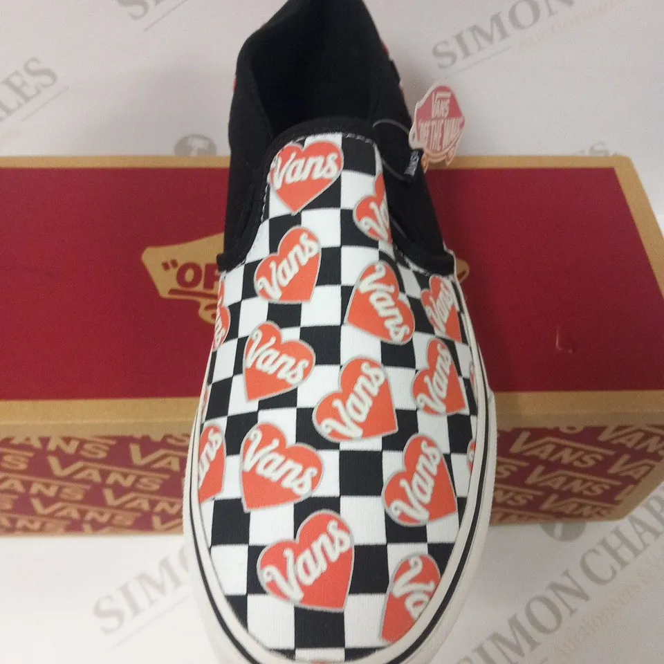 BOXED VANS OFF THE WALL ASHER CHECKERBOARD SIZE 6