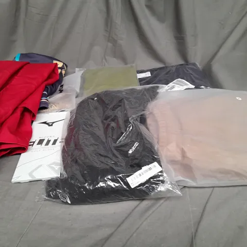 LARGE QAUNTIITY OF ASSORTED CLOTHING ITEMS IN VARIOUS SIZES AND COLORS TO INCLUDE DRESSES, T-SHIRTS AND SOCKS