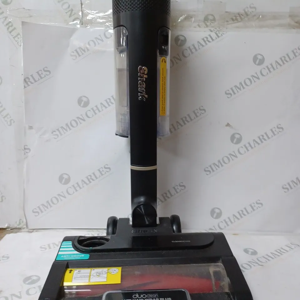 BOXED SHARK STRATOS CORDLESS VACUUM IZ400UKT