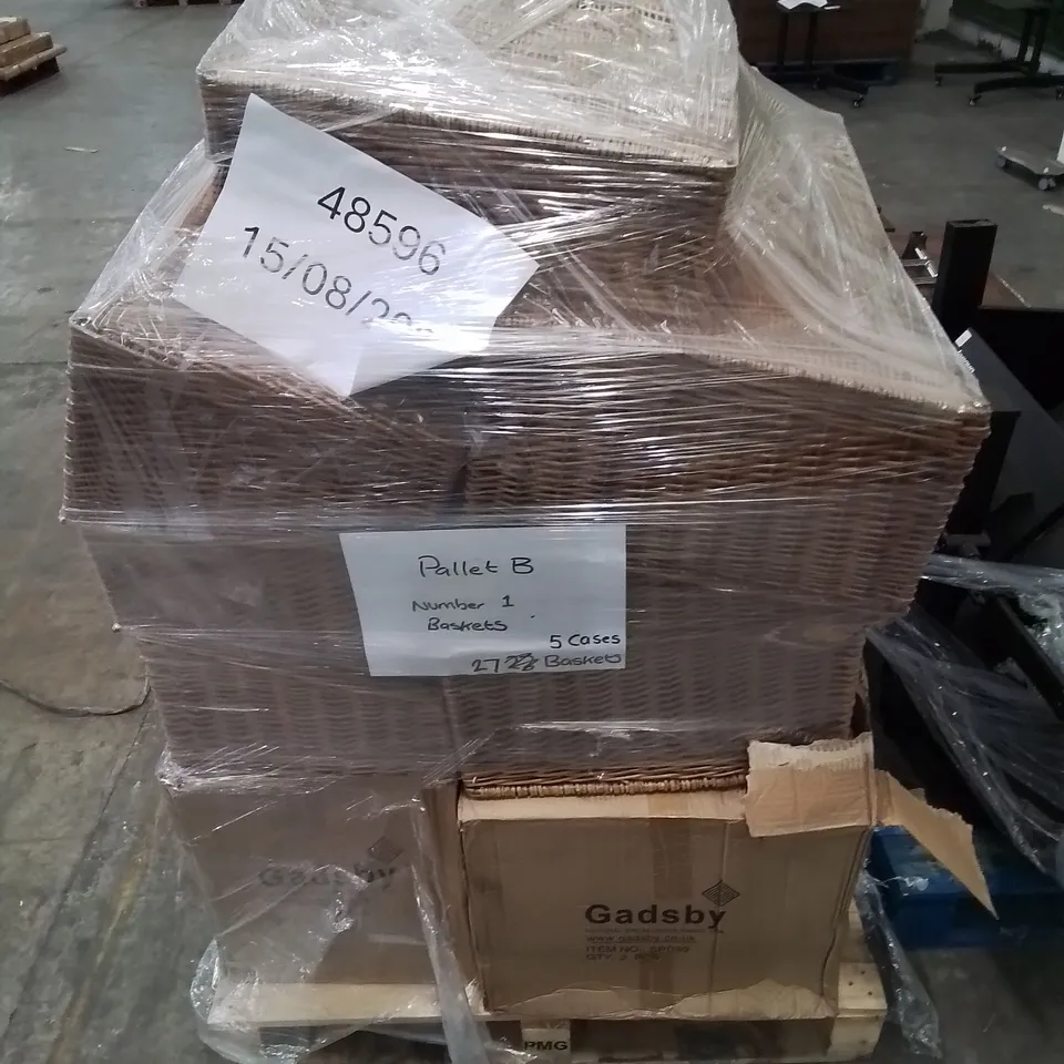MIXED PALLET OF APPROXIMATELY 17 WICKER BASKETS 