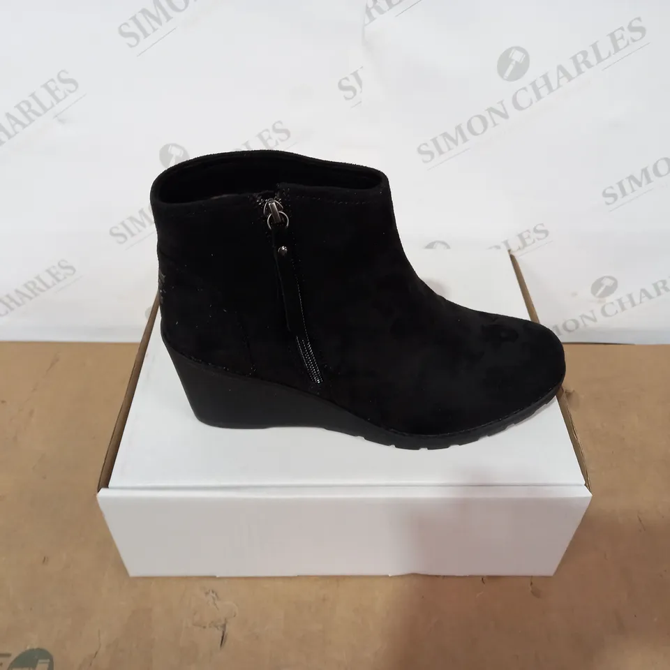 BOXED PAIR OF BOBS BY SKECHERS BLACK WEDGE BOOTS- SIZE 6.5