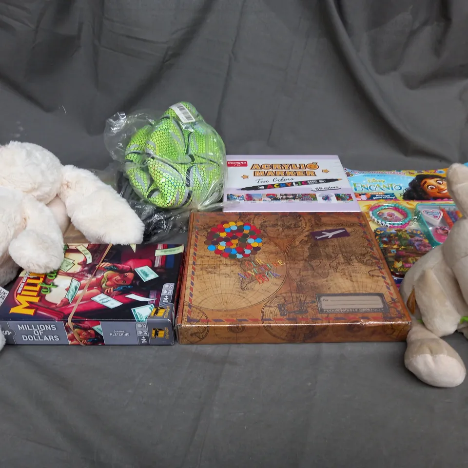 LARGE QAUNTIITY OF ASSORTED TOYS AND GAMES TO INCLUDE TEDDIES, BOARD GAMES AND FOOTBALL