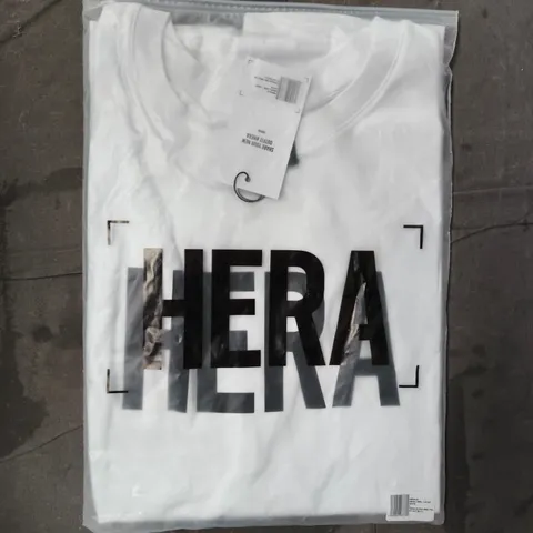 HERA MENS LABEL T-SHIRT IN WHITE SIZE LARGE