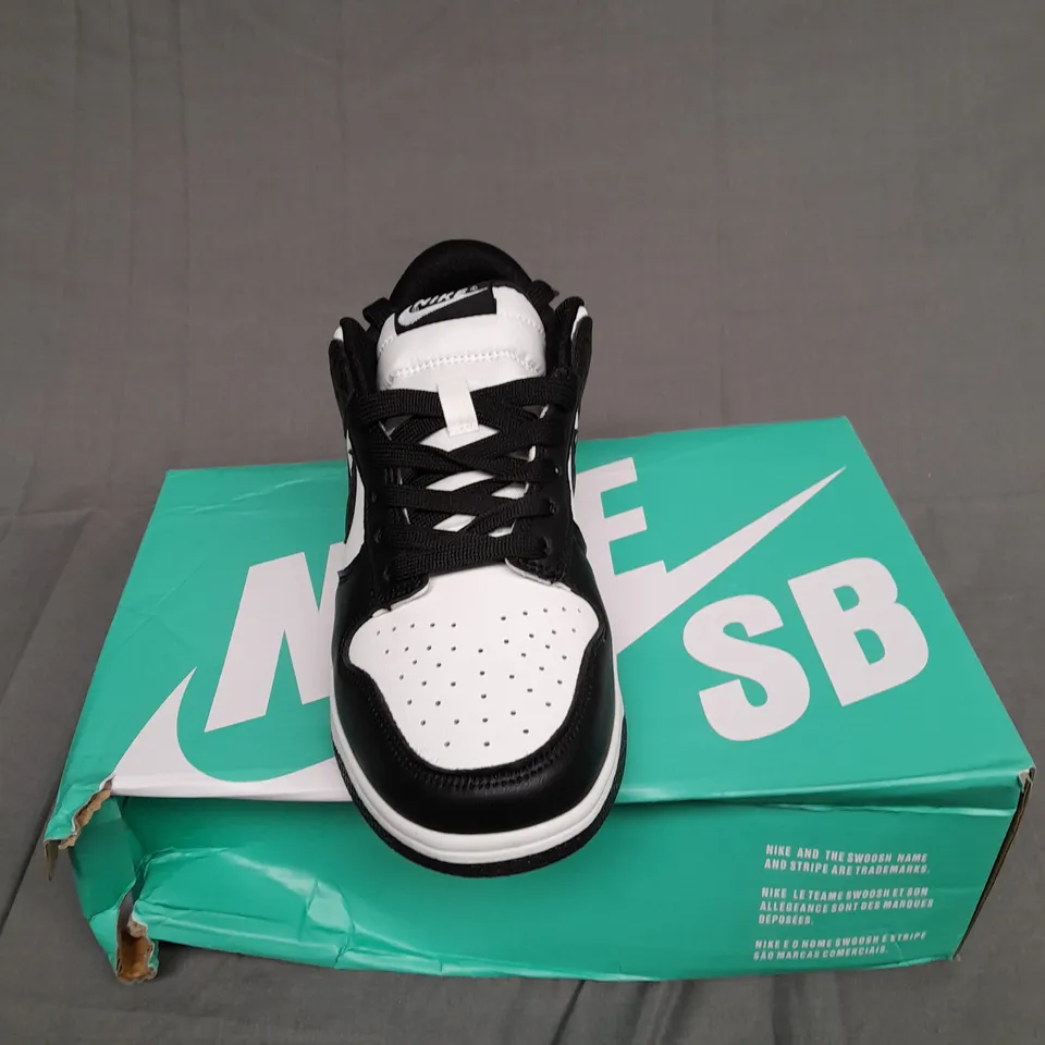 BOXED PAIR OF NIKE PANDA DUNK LOWS SIZE 5.5