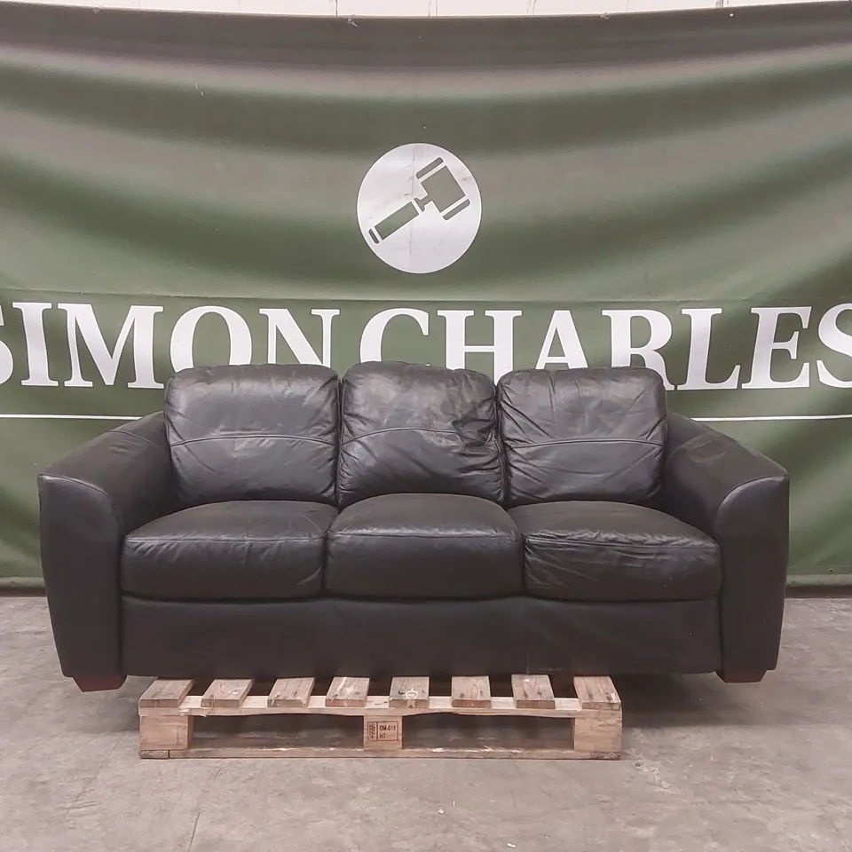 QUALITY DESIGNER LEATHER UPHOLSTERED 3-SEATER SOFA