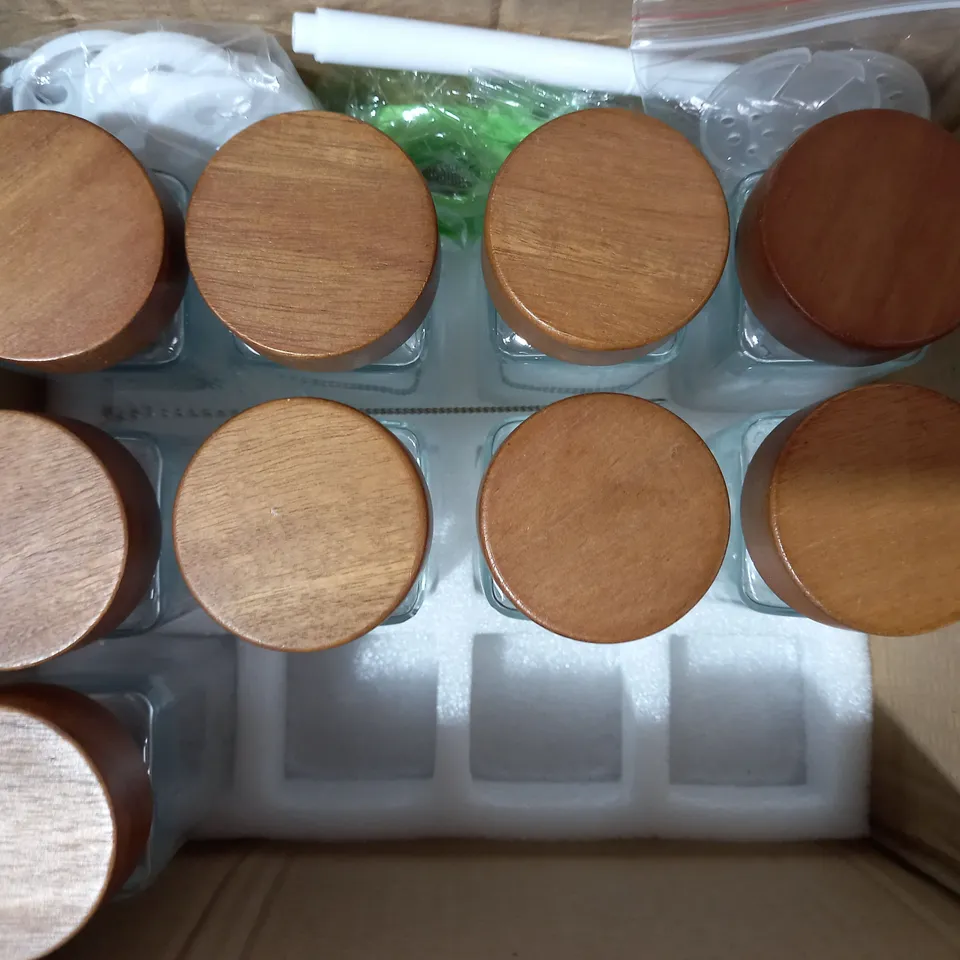 BOX OF APPROXIMATELY 10 ACACIA WOODEN LID GLASS SPICE JARS (120ML)